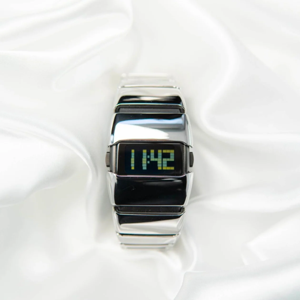 "Retro Futuristic Y2K" X6000 - Image 7